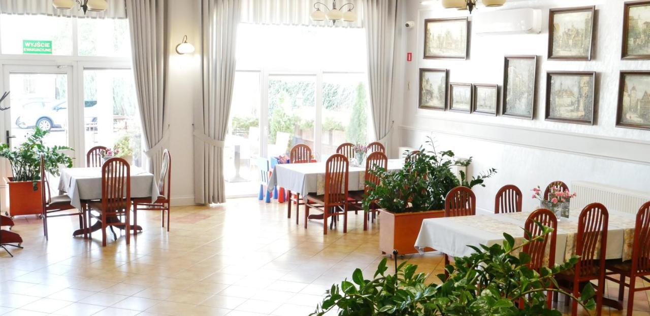 Restauracja Kargul Noclegi Łęczyca エクステリア 写真