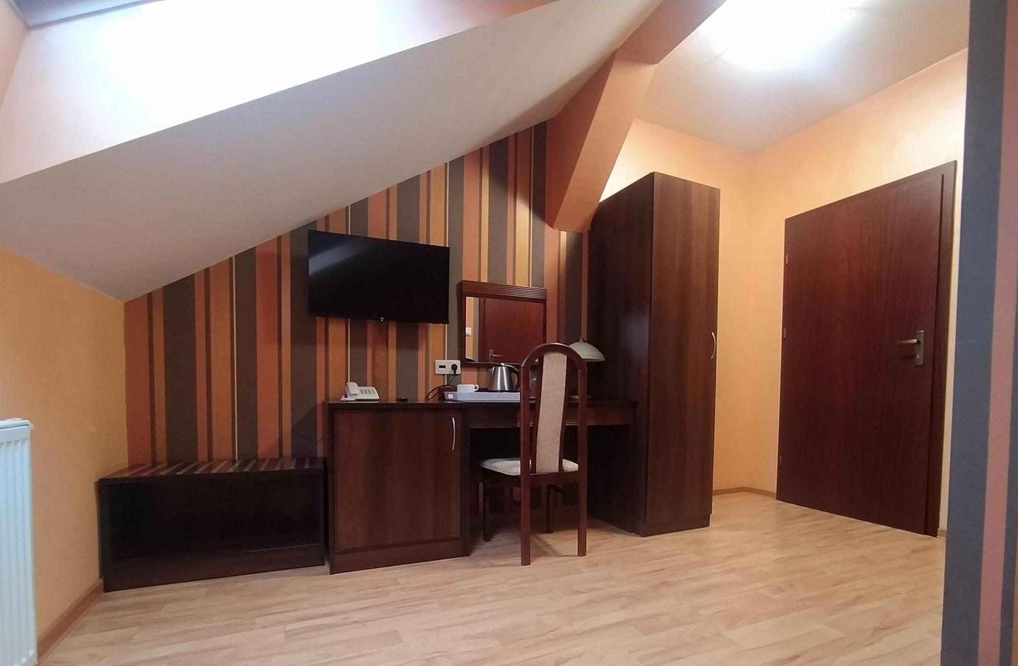 Restauracja Kargul Noclegi Łęczyca エクステリア 写真